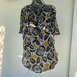 Lucky Brand blouse in black, gold and cream. Shirt sleeve size 1X